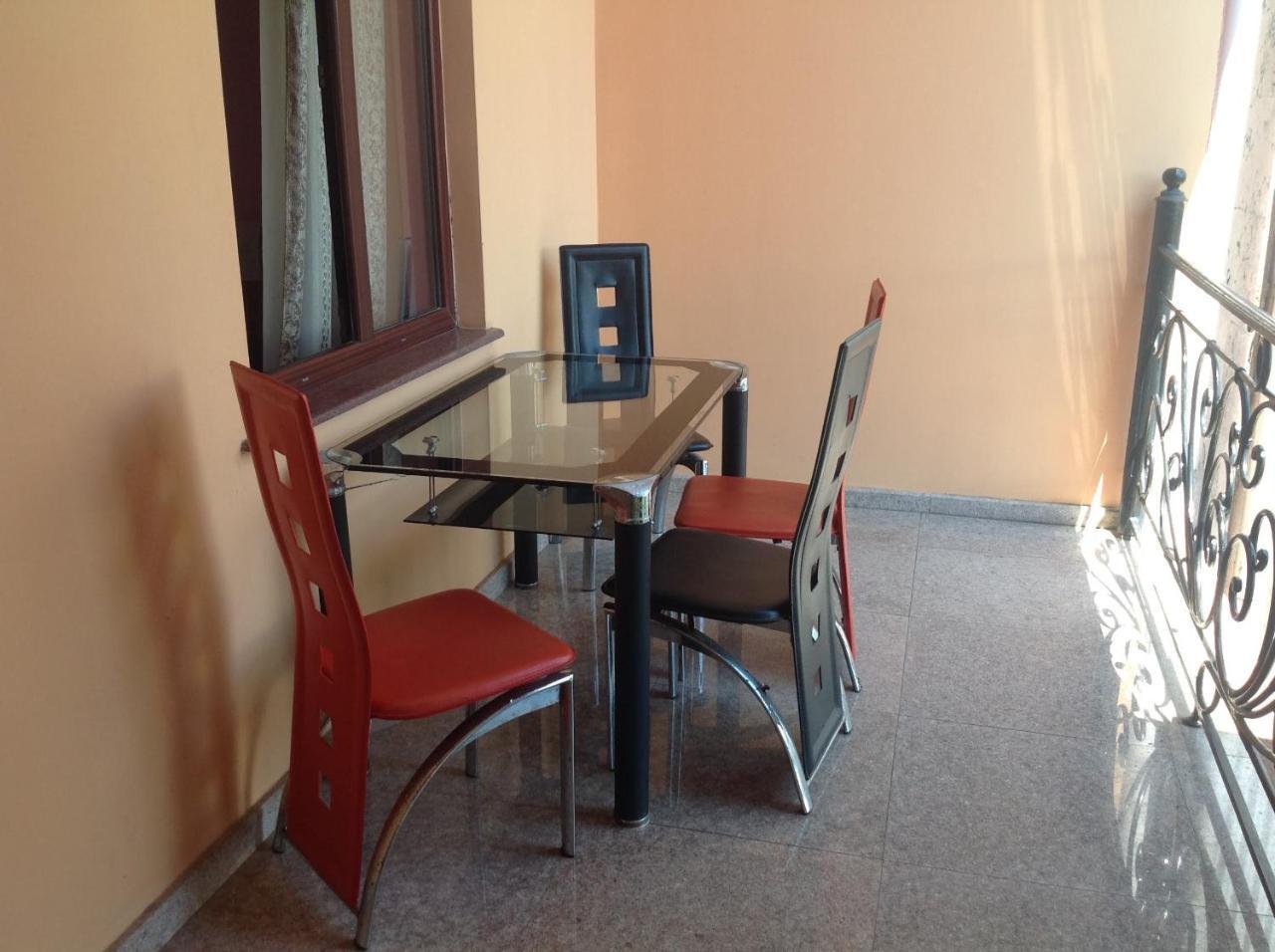George'S House Hotel Kobuleti ภายนอก รูปภาพ
