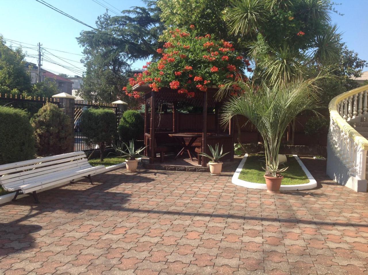 George'S House Hotel Kobuleti ภายนอก รูปภาพ